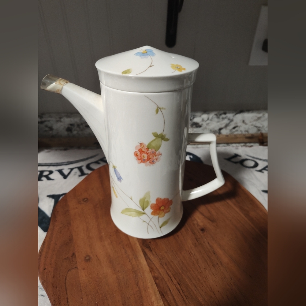 Vintage Mikasa Bone China Just Flowers Teapot/Coffe Pot With Lid